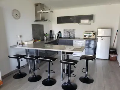 Cuisine ou kitchenette dans l'établissement Cap Corse uribellinu 1, paisible vue mer, montagne
