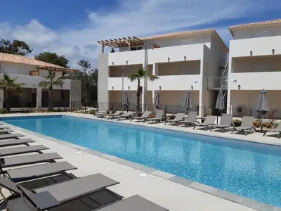 Piscine de l'établissement Studio les pieds dans l'eau vue sur mer ou située à proximité