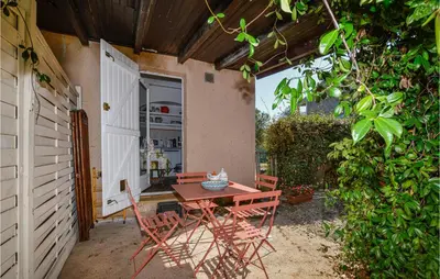 Jardin de l'établissement 1 Bedroom Gorgeous Home In Venzolasca