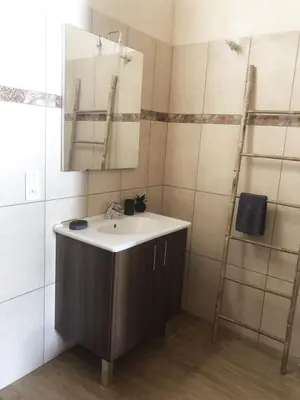 Salle de bains dans l'établissement Villa familiale entre mer et montagne Corse
