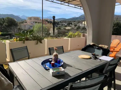 Vue générale sur la montagne ou vue sur la montagne depuis l'appartement
