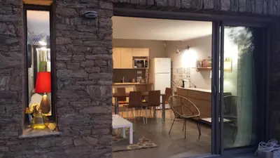 Cuisine ou kitchenette dans l'établissement U Muzzelo