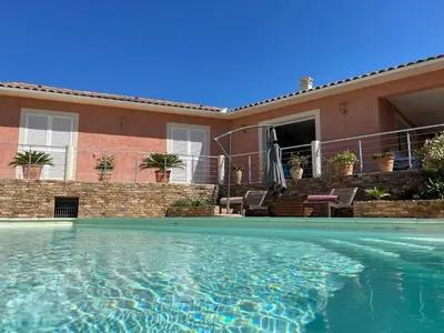 Piscine de l'établissement Villa BRIMI ou située à proximité