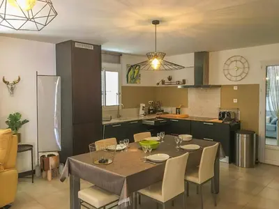 Cuisine ou kitchenette dans l'établissement De la Plaine