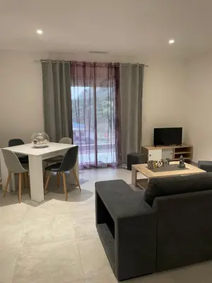 Télévision ou salle de divertissement dans l'établissement Villa Renzo