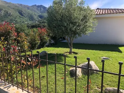 Vue générale sur la montagne ou vue sur la montagne depuis la villa