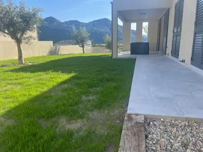 Vue générale sur la montagne ou vue sur la montagne depuis la villa