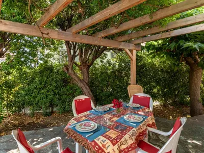 Jardin de l'établissement Holiday Home Villa Irène by Interhome