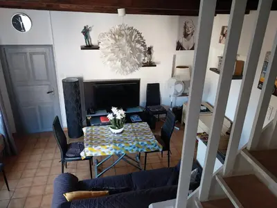 Coin salon dans l'établissement Appartement près de Santa-Reparata-Di-Balagna avec terrasse