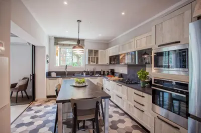 Cuisine ou kitchenette dans l'établissement Villa La Doughe