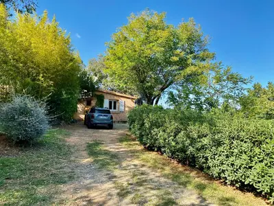 Jardin de l'établissement Domaine Punta della Guardia villa panorama maquis et mer, plage à 1,5 Km