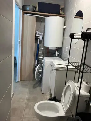 Salle de bains dans l'établissement Studio tout équipé à la nuitée ou plus,proche aéroport Bastia