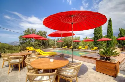 Piscine de l'établissement Hôtel Casale Olmia ou située à proximité
