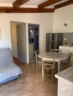 Cuisine ou kitchenette dans l'établissement Maisonnette