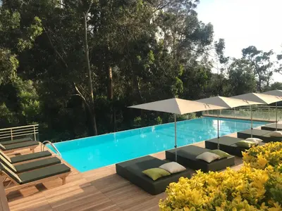 Piscine de l'établissement Appartements Les résidences du port La Siesta ou située à proximité