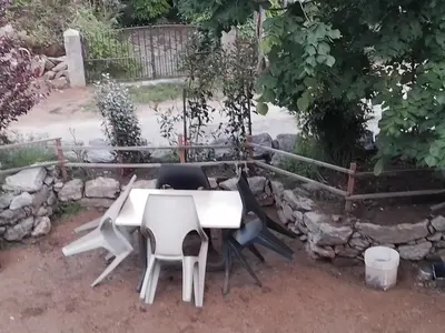 Jardin de l'établissement Maison de caractère au coeur de la corse rurale