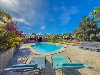 Piscine de l'établissement Villa Talasani ou située à proximité