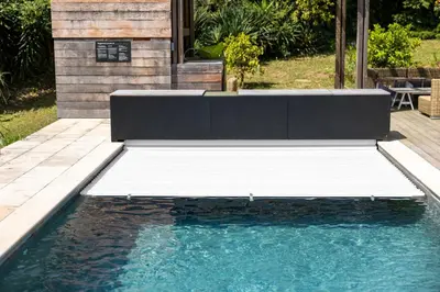 Piscine de l'établissement Bergerie Fiumicellu + maisonnette ou située à proximité