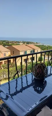 Balcon ou terrasse dans l'établissement Casa Mar, studio 4P, vue mer, Sant'Ambroggio, Lumio
