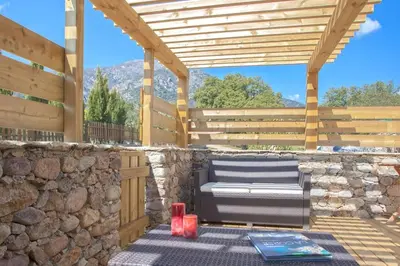 Balcon ou terrasse dans l'établissement Le CAPU BIANCU-LOCATION AVEC VUE PROCHE DES GORGES DE L ASCO ENTRE MER ET MONTAGNE