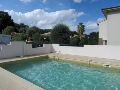 Piscine de l'établissement Residence Amanda ou située à proximité