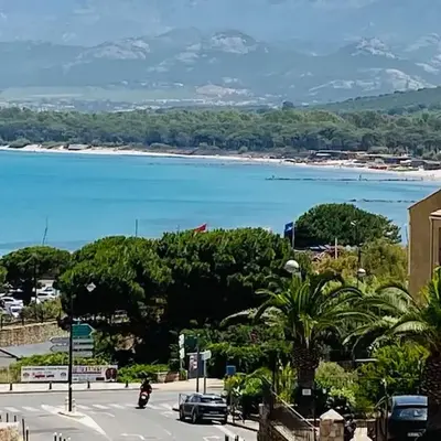 Farniente et douceur en plein Centre de Calvi