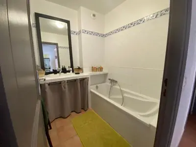 Salle de bains dans l'établissement resd. cala di mare