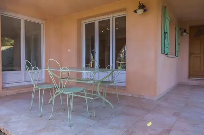 Terrasse ou espace extérieur de l'établissement Appartement T2 rez de villa