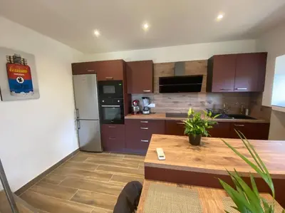 Cuisine ou kitchenette dans l'établissement Maison de caractère, Zilia, au pied du Montegrossu