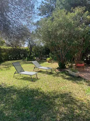 Jardin de l'établissement VILLA Bord de Mer