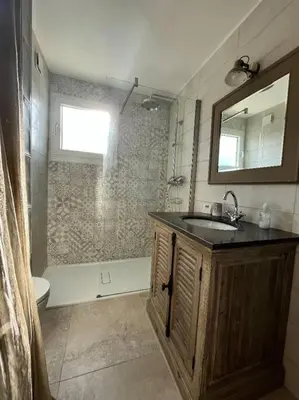 Salle de bains dans l'établissement Joli studio Calvi 50m plage