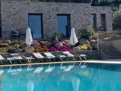 Piscine de l'établissement VILLA MACAGNA ou située à proximité