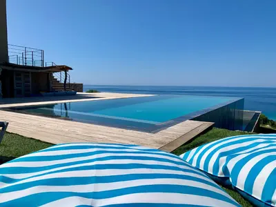 Piscine de l'établissement VILLA MACAGNA ou située à proximité