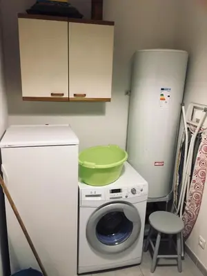 Cuisine ou kitchenette dans l'établissement Villa Carletti à 3min des plages (7pers. - 3ch.)