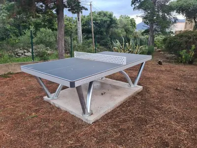 Tennis de table au sein de l'établissement Appartement Vue Mer, piscine, minigolf, parking ou à proximité